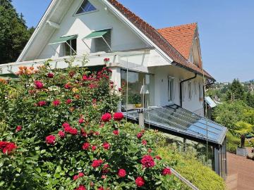 Luxuriöser Familiensitz mit Traum Ambiente in einer der schönsten Wohnbezirke von Graz!