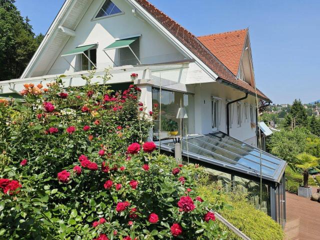 Luxuriöser Familiensitz mit Traum Ambiente in einer der schönsten Wohnbezirke von Graz!