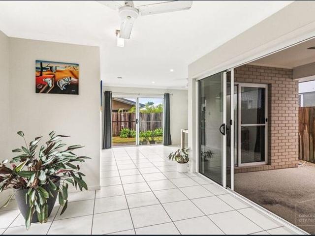 Wonderful 3 bedroom home Heart of Caloundra West