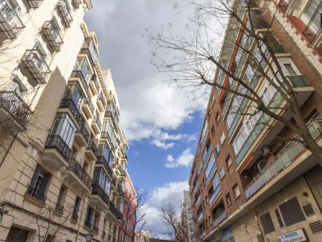 Wonderful 2 bedroom apartment for rent near railway museum in Atocha