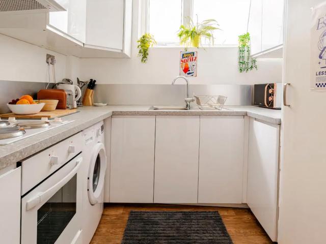 Wonderful 2 bedroom flat with spacious outdoor area close to Shoreditch Has an Apartment