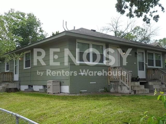 Wonderful 2BD / 1 BA DUPLEX in Minneapolis Available 1/1/2024!