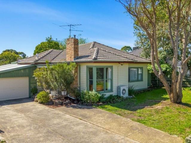 Wonderful 4 Bedroom Family Home on 633sqm in Sought After Watsonia North