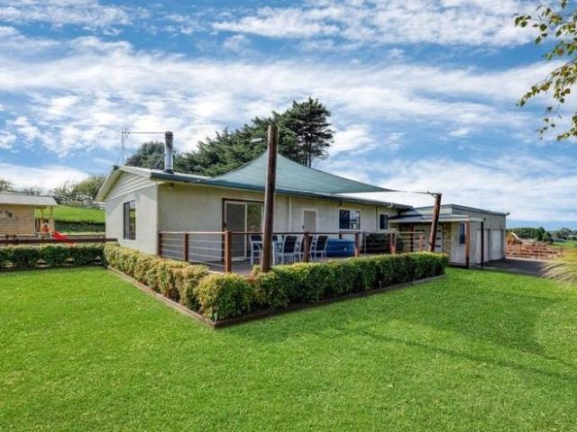 Wonderful 5 Acres Lifestyle Property