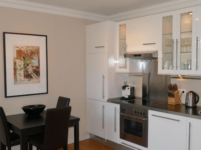 Wonderful and cosy apartment with balcony, cleaning service and parking lot, Dusseldorf Amsterdam Apartments for Rent