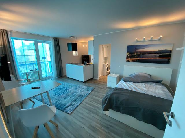 Wonderful bright and apartment close to media harbour in Düsseldorf, Dusseldorf Amsterdam Apartments for Rent