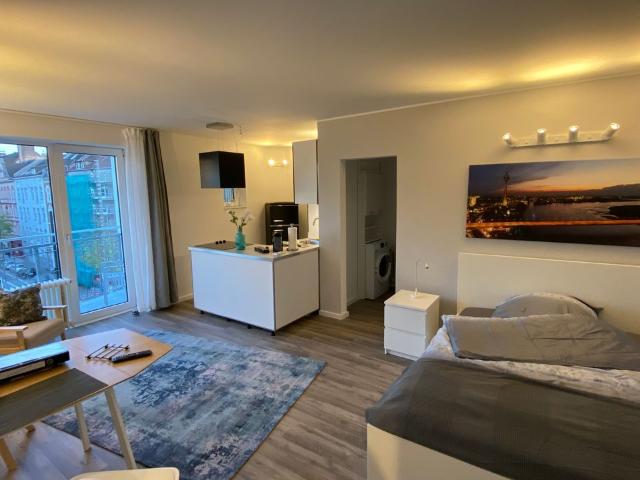 Wonderful bright and new apartment close to media harbour in Düsseldorf, Dusseldorf Amsterdam Apartments for Rent
