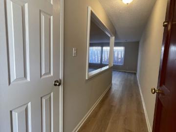Wonderful Gated 2 Bedroom Downstairs Apartment