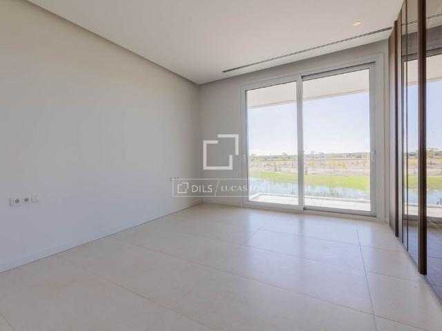 Wonderful ground floor apartment of 220.95 m² with 4 bedrooms and a garden for rent, located in Sky Villas en LGC7, La Finca, Pozuelo