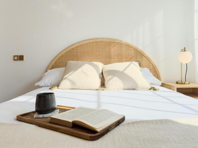 Wonderful double bedroom with balcony close to the Sagrada Familia metro station
