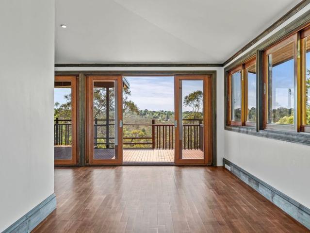 WONDERFUL EXCARPMENT HOME