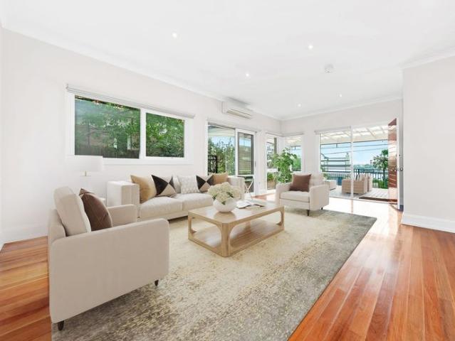 Wonderful Family Entertainer in Premier Sydney Harbour suburb