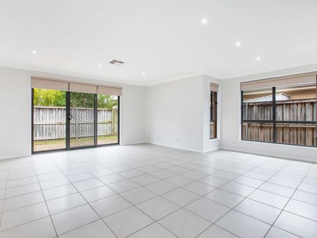 Wonderful Family Home in Waterside Estate