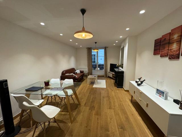Wonderful flat, ideally located in the heart of the Marais district, Paris Amsterdam Apartments for Rent