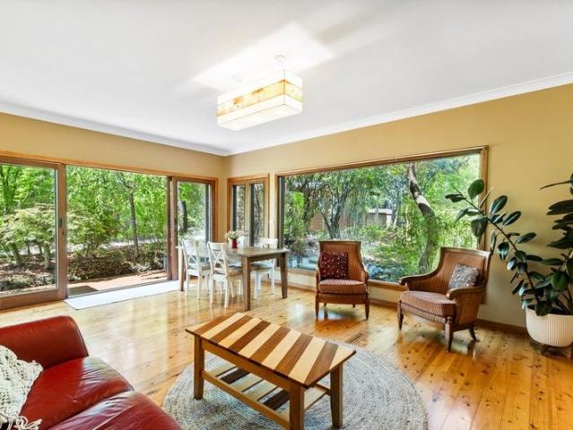 WONDERFUL HOME, SUPERB LOCATION!