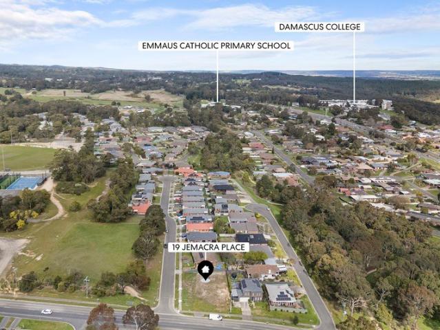 Wonderful opportunity to build in picturesque court location!