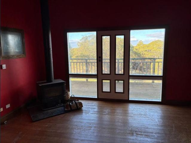 Wonderful Opportunity to Live in this Peaceful and Natural Setting in a Lovely Home Rent incl Power and Water