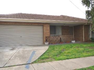 Wonderful Single Storey 3 Bedrooms House at Central Location