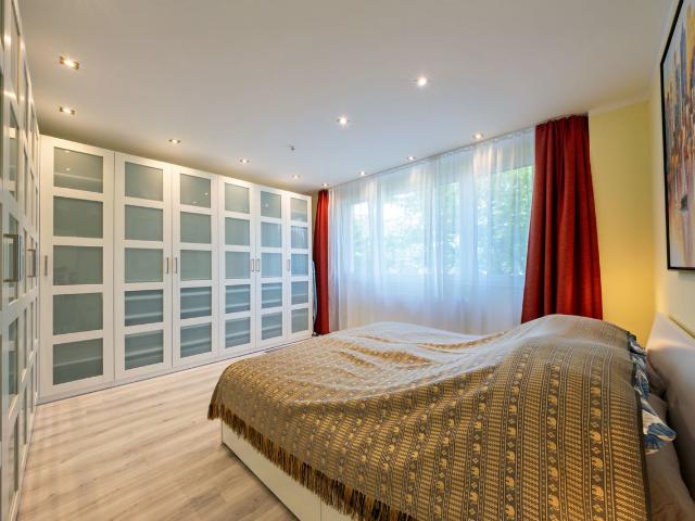 Wonderful & spacious home located in Steglitz, Berlin Amsterdam Apartments for Rent