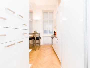 Wonderful studio right on the Graben