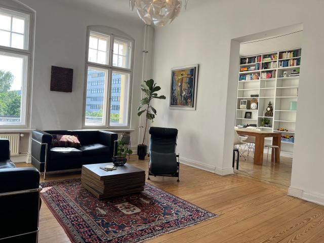 Wonderful sunny apartment in listed building in Kreuzberg, Berlin Amsterdam Apartments for Rent