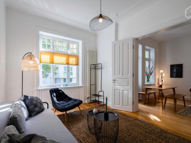 Wonderful & tastefully furnished flat with two balconies in Eimsbuettel