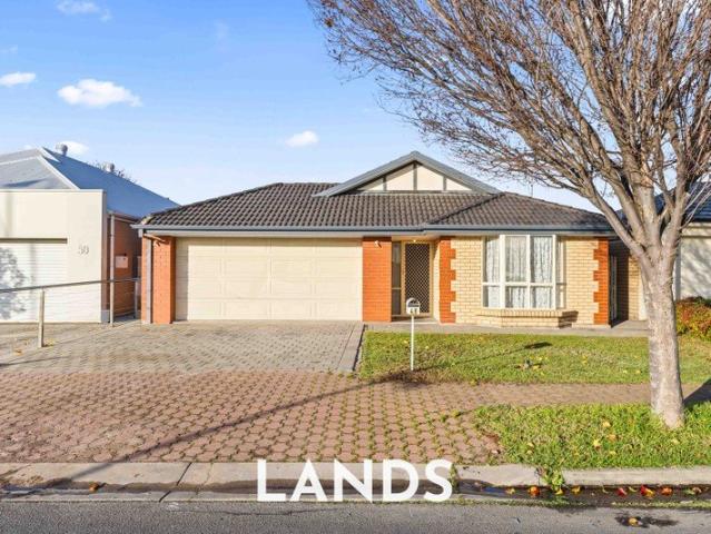 Wonderfully Presented Three Bedroom Home Overlooking a Picturesque Reserve