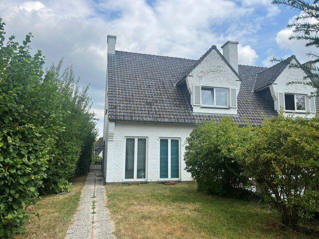 Woning halfopen bebouwing, 3 slpk, garage, tuin