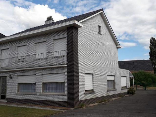 Woning OB met drie slaapkamers, garage en tuin