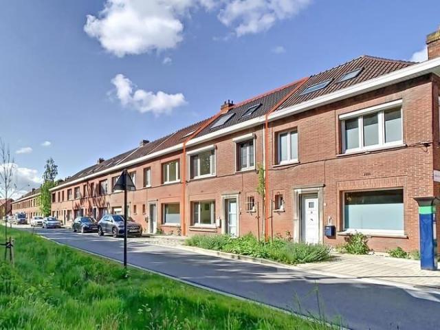 Woning met leuke tuin aan het UZ Gent!