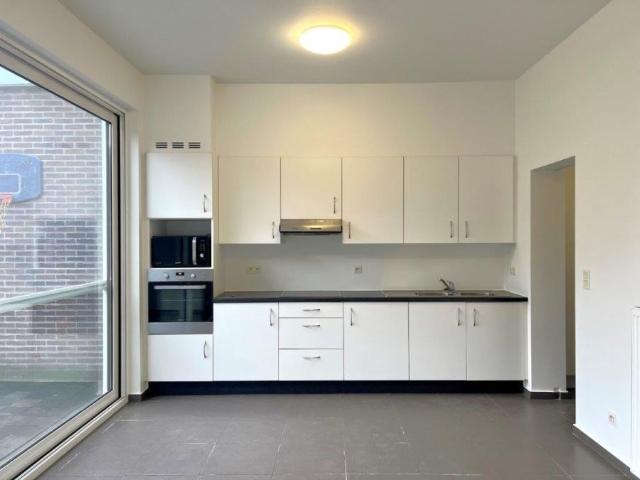 Woning met 2 slaapkamers, tuin en dubbele garage