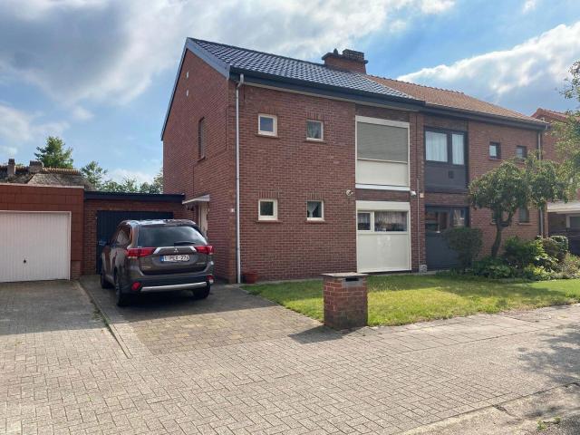Woning met 3 slaapkamers, garage, tuin en veranda
