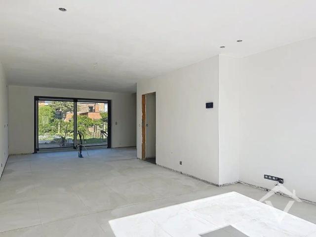 Woning met 3 slaapkamers en carport te Proven