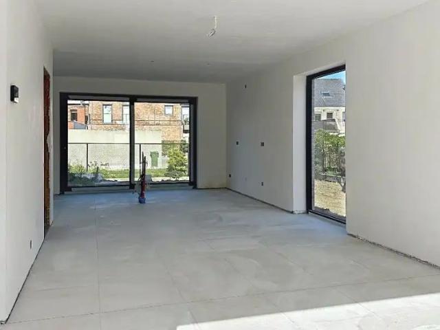 Woning met 3 slaapkamers en carport te Proven
