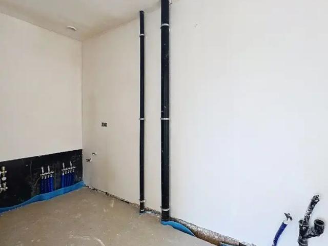 Woning met 3 slaapkamers en carport te Proven