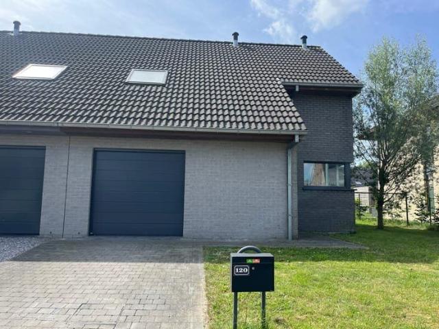 Woning met 3 slaapkamers en garage