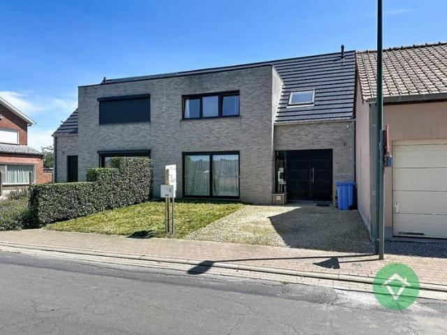 Woning met 3 slaapkamers en tuin te Torhout