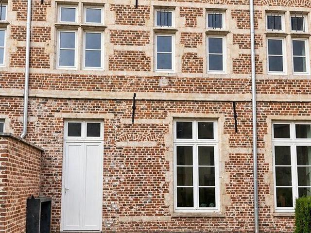 Woning met 3 slaapkamers, en tuintje in centrum Tienen