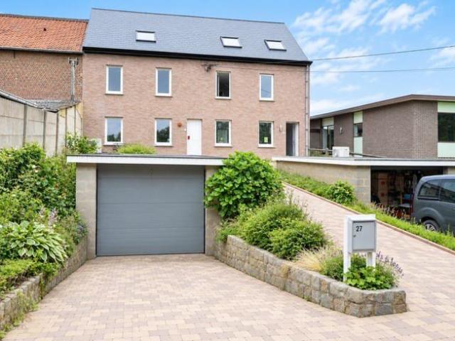Woning met 3 slaapkamers, tuin en garage
