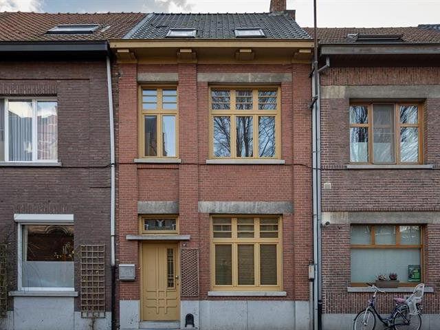 Woning met 3 slaapkamers, tuin, garage en tuinberging