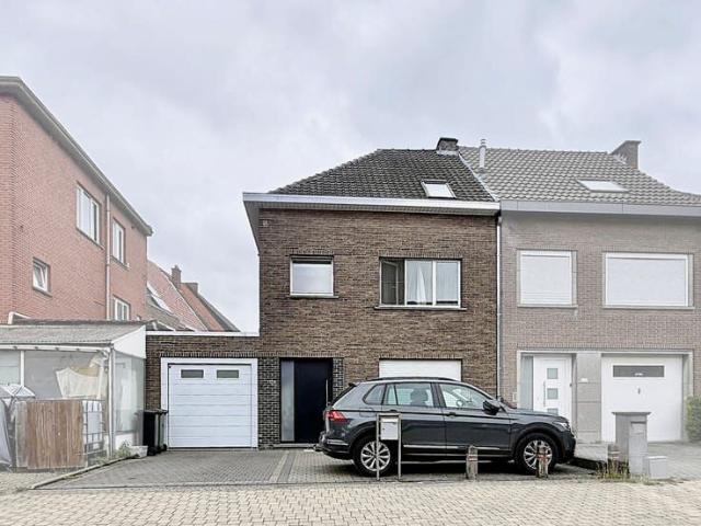 Woning met 3 SLPK, Terras én garage!
