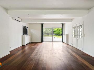 Woning met 3 slpkrs, tuin en zwembad