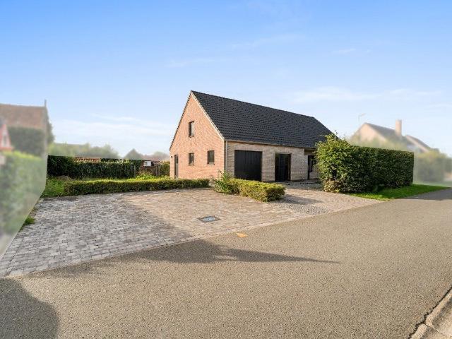 Woning met 4 slaapkamers en tuin te huur in Stekene