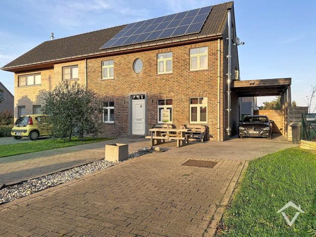 Woning met 4 slaapkamers te Leke