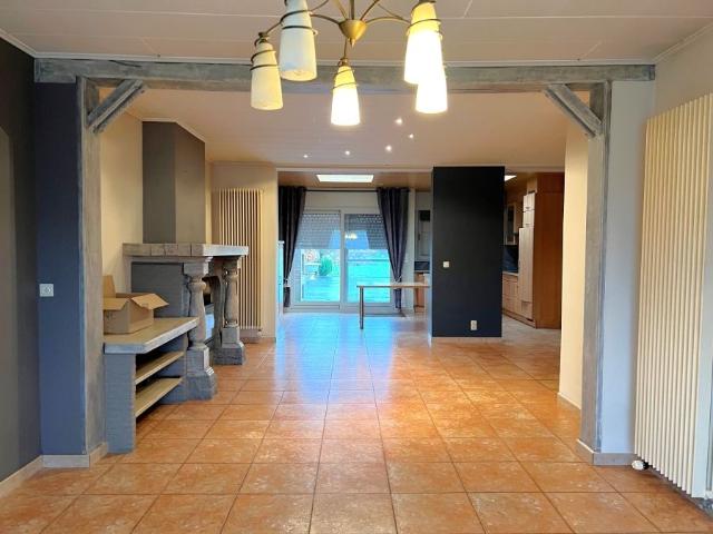 Woning met 4 slaapkamers, tuin en garage