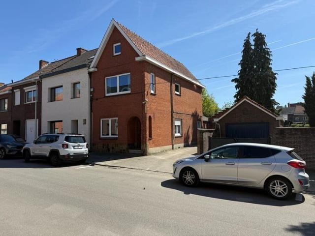 Woning met 4 ruime slaapkamers vlakbij centrum Hasselt