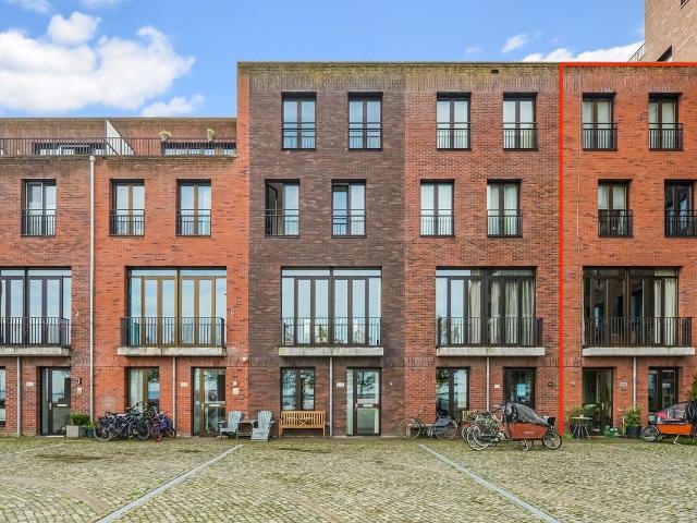 Woning te koop: Bert Haanstrakade 142A 1087DN Amsterdam Vastgoed Nederland