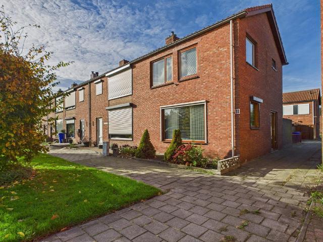 Woning te koop: Oranjestraat 11 4551AB Sas van Gent Vastgoed Nederland