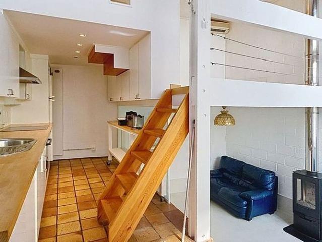 Woning te huur in Ukkel voor € 1.100 met 1 slaapkamer