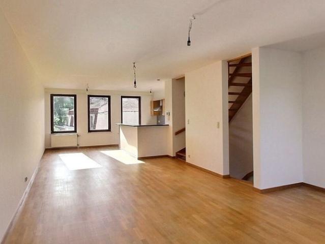 Woning te huur in Ukkel voor € 1.995 met 4 slaapkamers